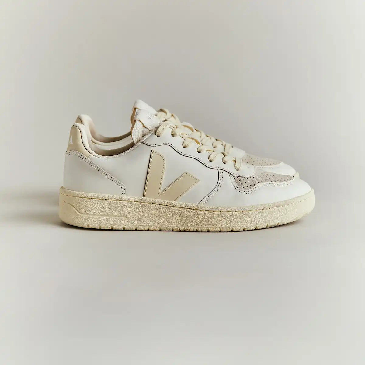 V-10 LEATHER PURE CALCAIRE
