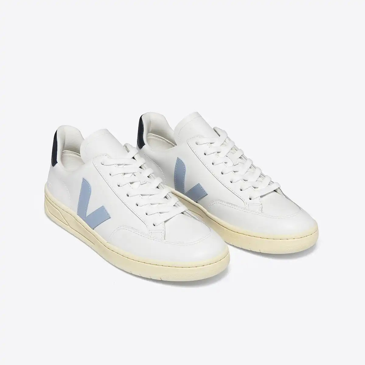 V-12 LEATHER WHITE STEEL NAUTICO